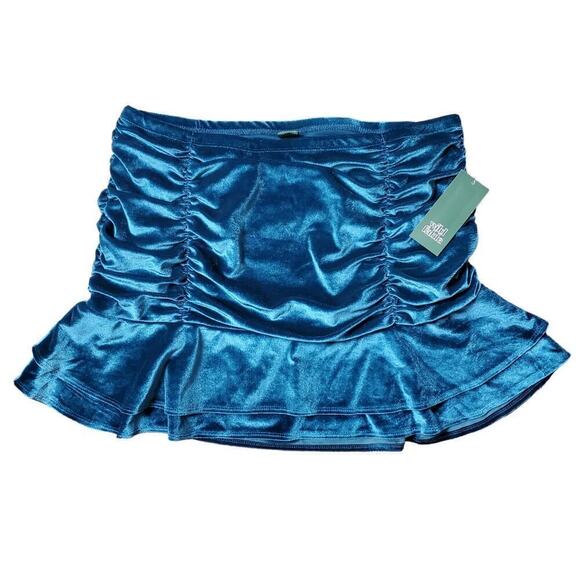 Wild Fable Women’s Teal Ruched Whimsical Ruffles Mini Velvet Skirt Size Large - Picture 2 of 7